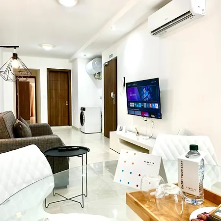 Appartement Modern Retreat In The Heart Of St Julians à San Ġiljan Extérieur photo