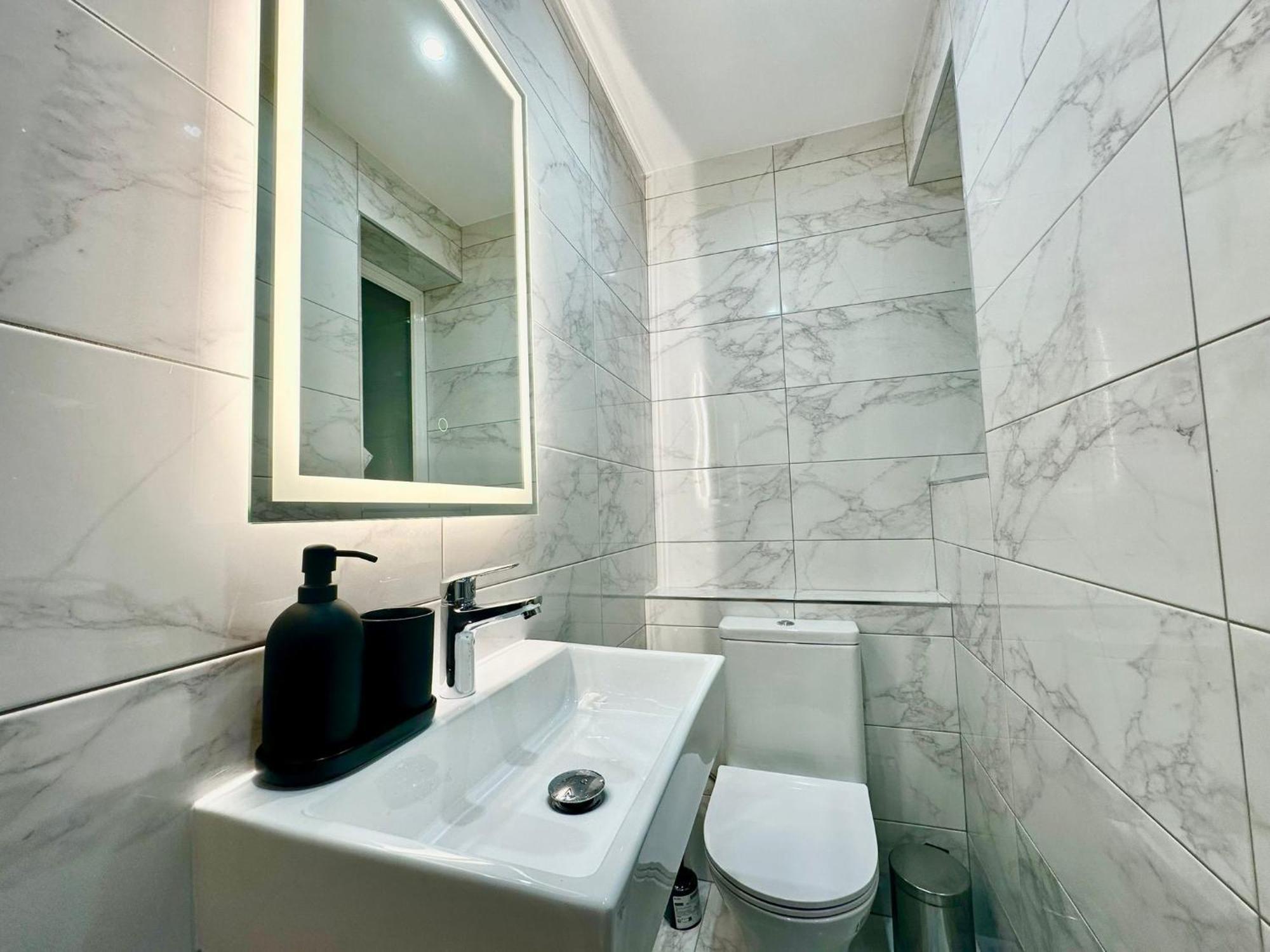 Modern Retreat In The Heart Of St Julians *