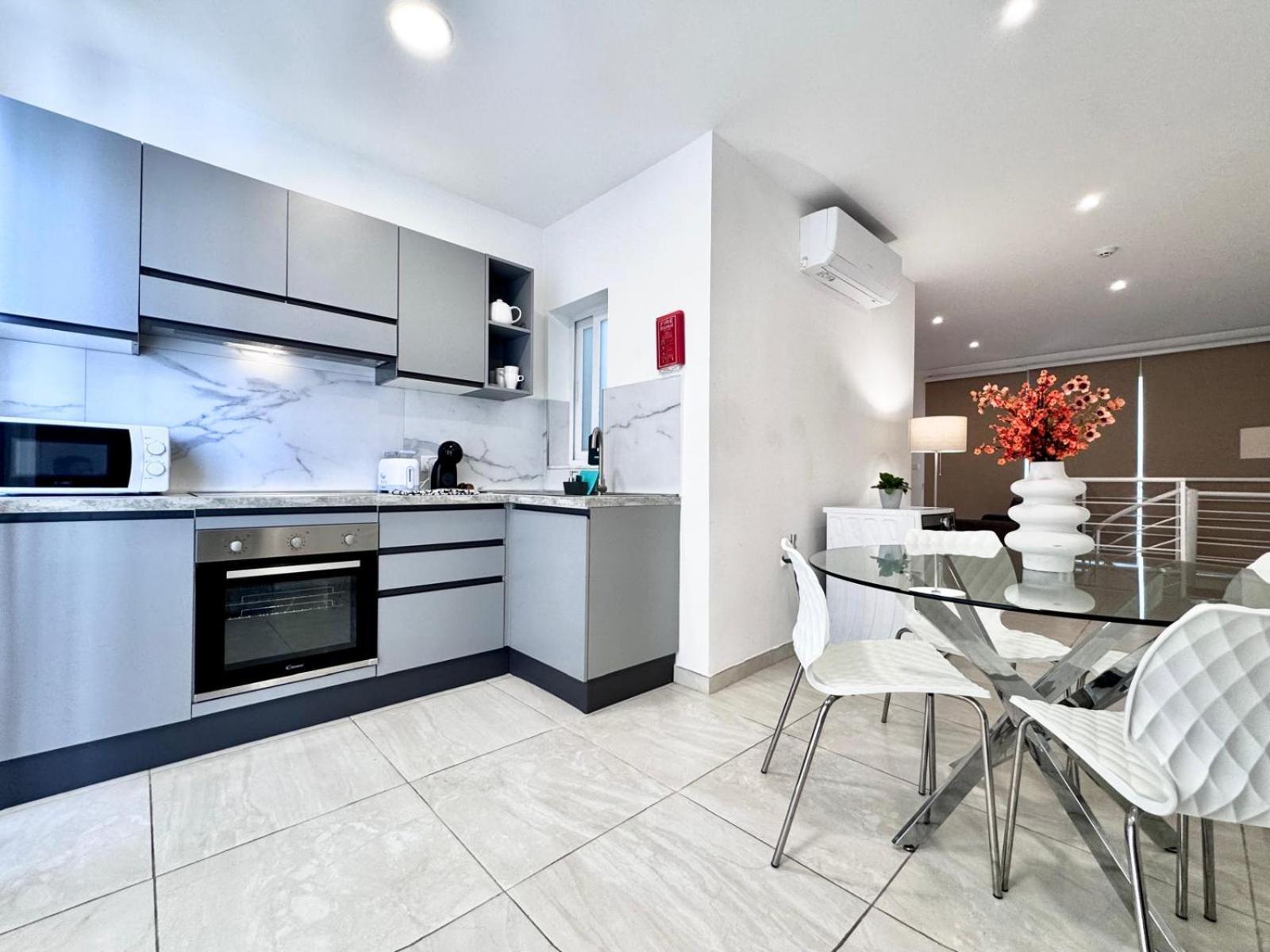 Modern Retreat In The Heart Of St Julians *