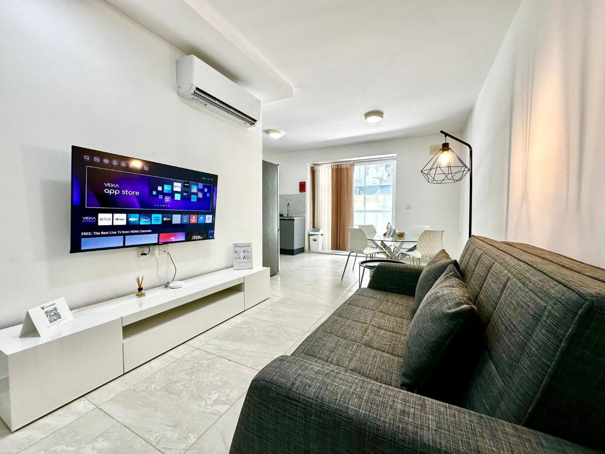 Modern Retreat In The Heart Of St Julians *