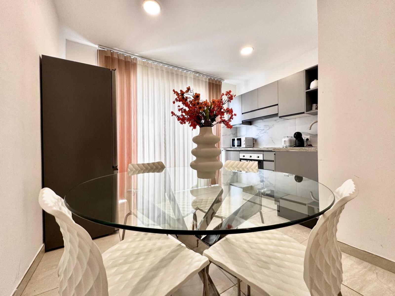 Modern Retreat In The Heart Of St Julians 公寓